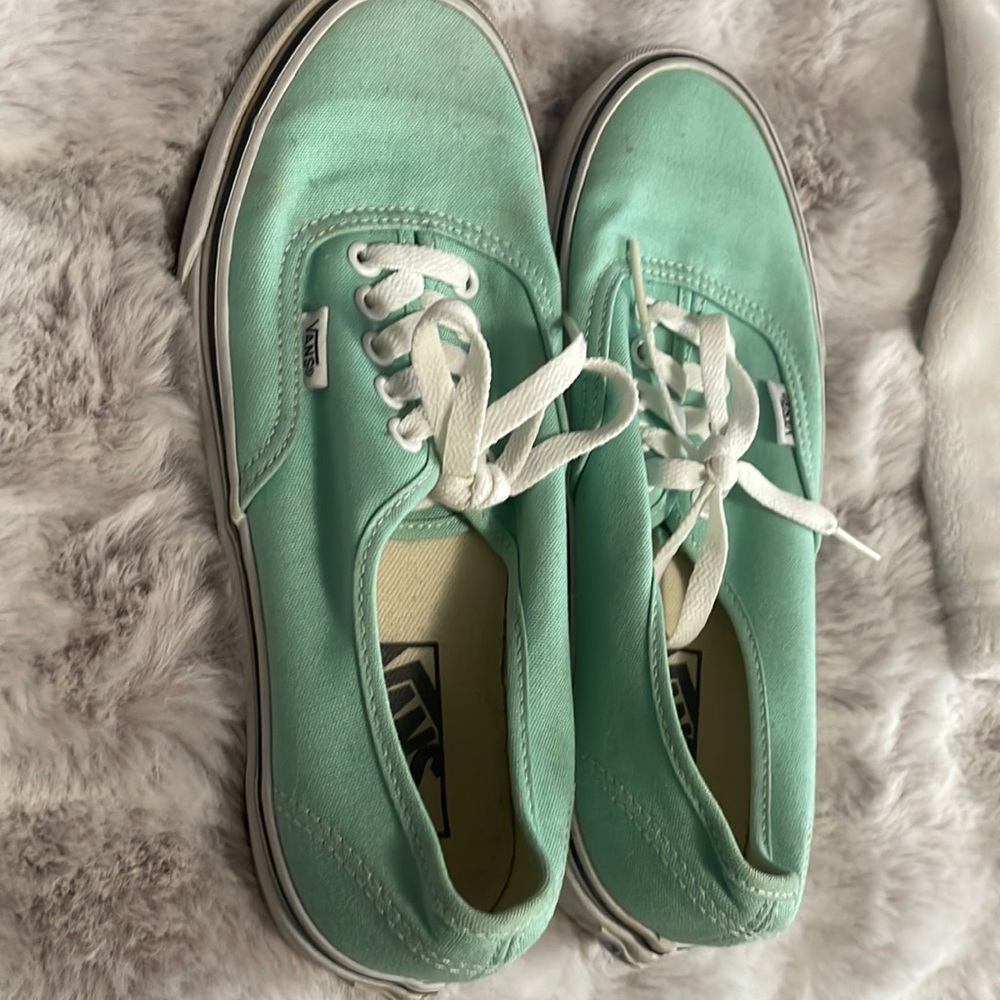 Super cute green Vans!